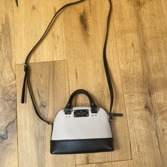 kate spade Handbags - Kate Spade Cream & Black Mini Crossbody